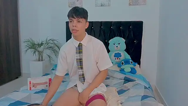 Zacktorres  online show from 10.14.25