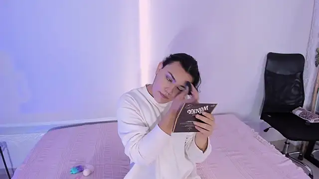 Snapshot of BlaerShadow_ chatting on 11.15.25 BlaerShadow online show from 11.15.25