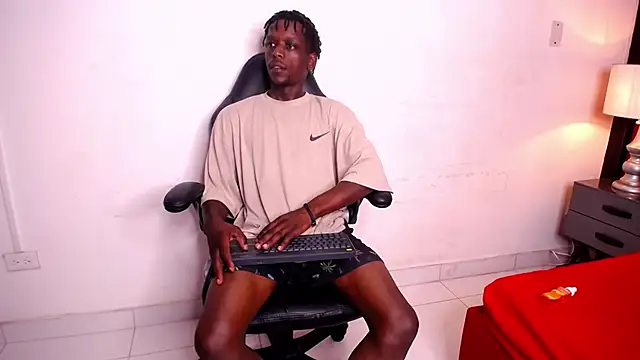 Snapshot of SkylerBigxxx chatting on 10.16.25 SkylerBigxxx online show from 10.16.25