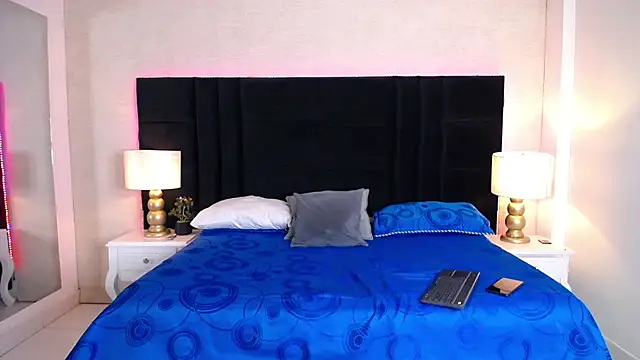 Snapshot of SkylerBigxxx chatting on 05.17.26 SkylerBigxxx online show from 05.17.26