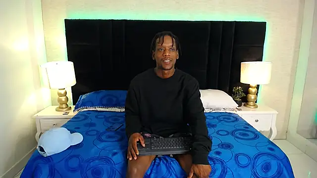 Snapshot of SkylerBigxxx chatting on 05.19.26 SkylerBigxxx online show from 05.19.26