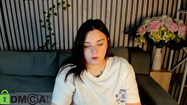 Mia R0ss online show from 11.05.25