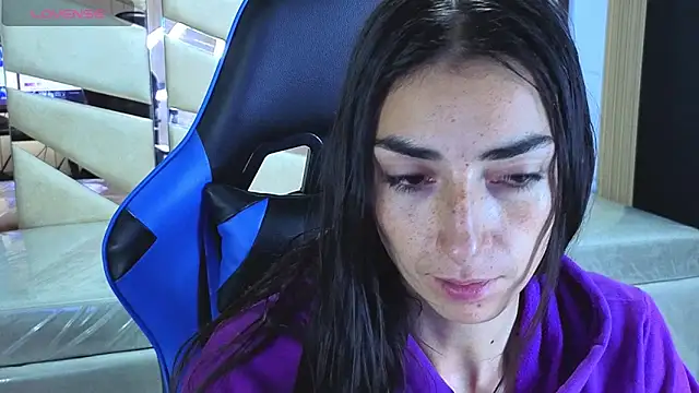 Maily a  online show from 04.12.26