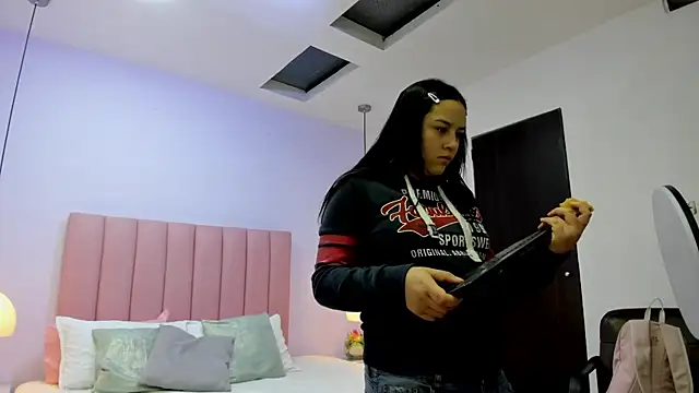 Amy Ferreira online show from 11.17.25