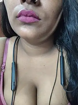 Snapshot of Jasmine_Januja chatting on 07.16.26 Jasmine Januja online show from 07.16.26