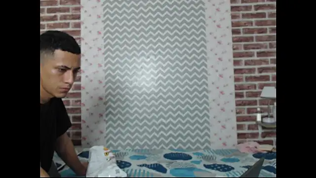 Snapshot of KaMila_M00N chatting on 10.25.25 KaMila M00N online show from 10.25.25