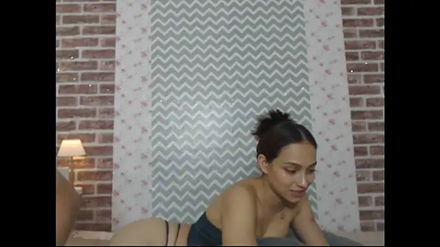 Snapshot of KaMila_M00N chatting on 11.06.25 KaMila M00N online show from 11.06.25