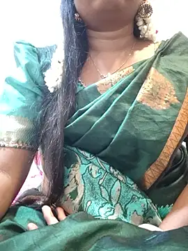 Snapshot of TAMIL_AMMUKUTTYY chatting on 02.13.26 TAMIL AMMUKUTTYY online show from 02.13.26