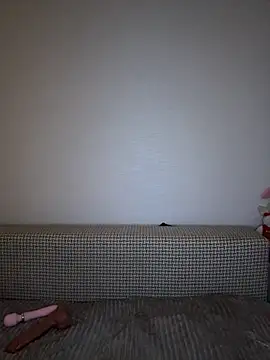 MissOyee online show from 10.11.25