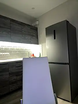 MissOyee online show from 01.08.26