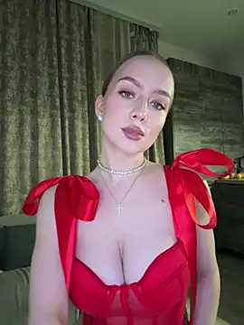 MissOyee online show from 02.14.26