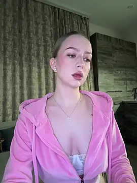 MissOyee online show from 02.25.26