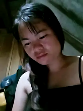 Snapshot of emly-xinh18 chatting on 10.06.25 emly-xinh18 online show from 10.06.25