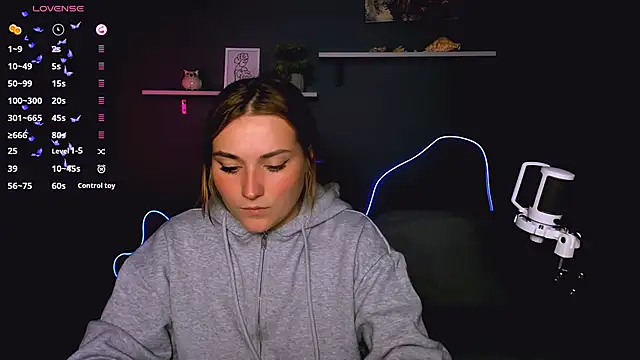 casey meow  online show from 10.16.25