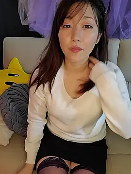 Snapshot of M_Kaede chatting on 11.28.25 M Kaede online show from 11.28.25