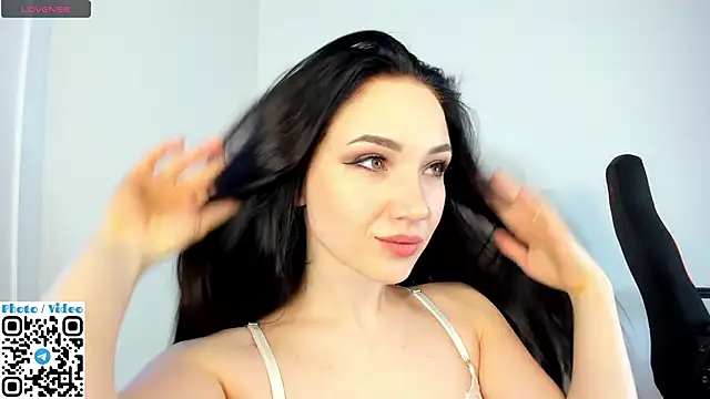 Helen Spark online show from 11.27.25