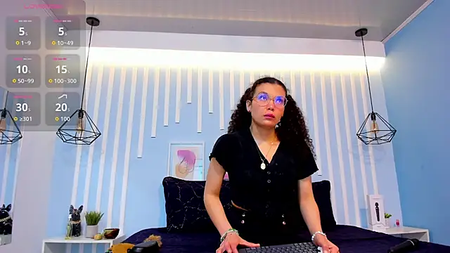 SweetStarr  online show from 10.30.25