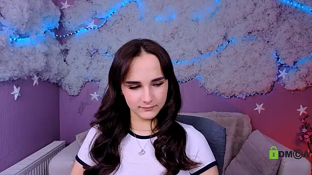 Snapshot of ariana_ross7 chatting on 06.15.26 ariana ross7 online show from 06.15.26