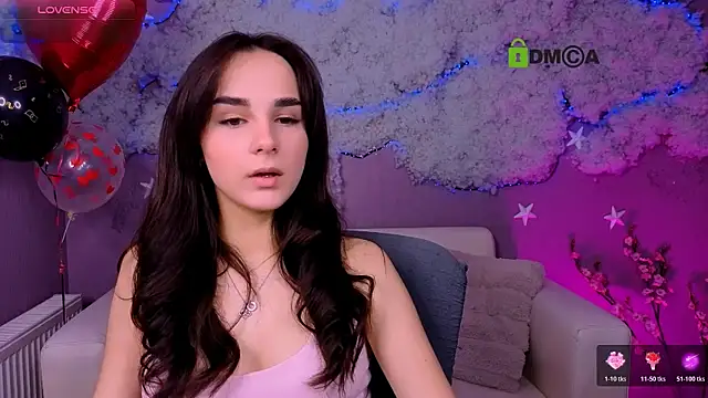 Snapshot of ariana_ross7 chatting on 06.20.26 ariana ross7 online show from 06.20.26