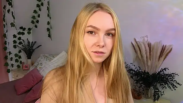 Snapshot of hey_Olivia chatting on 11.23.25 hey Olivia online show from 11.23.25