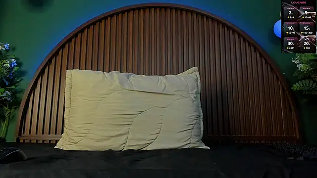 Snapshot of JeergMuscle chatting on 09.23.25 JeergMuscle online show from 09.23.25