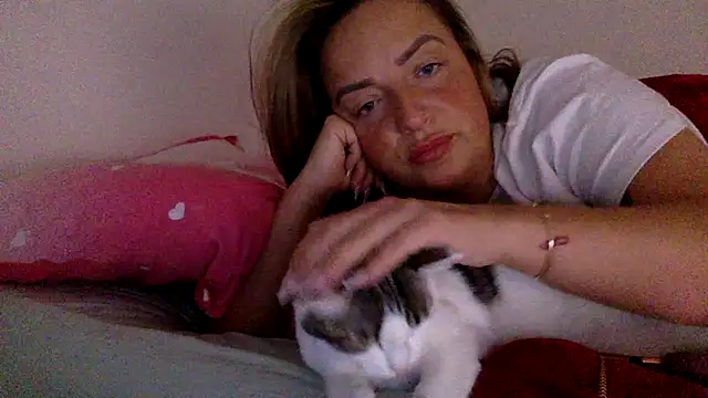 Snapshot of QueenStacyxox chatting on 09.24.25 QueenStacyxox online show from 09.24.25