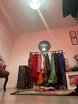 Snapshot of QueenStacyxox chatting on 10.06.25 QueenStacyxox online show from 10.06.25