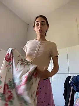 loirinhaaa online show from 09.18.25