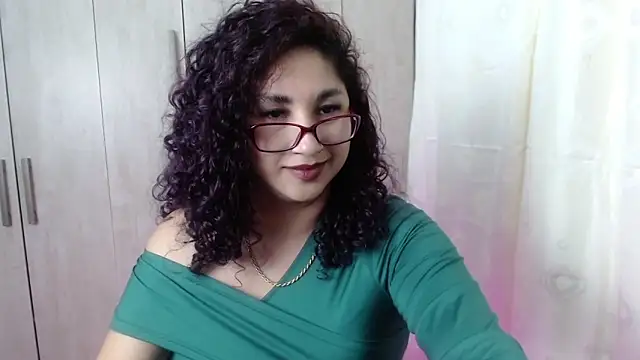 Gia Dior online show from 11.13.25