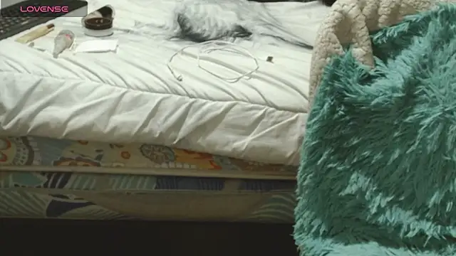 Sasharosee2 online show from 10.17.25