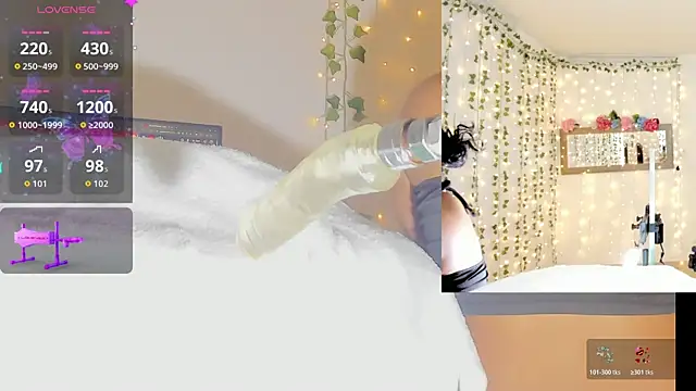 Ashley  Jones   online show from 03.25.26