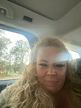 Snapshot of BonnyDesire chatting on 11.11.25 BonnyDesire online show from 11.11.25