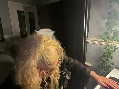 BonnyDesire online show from 03.11.26