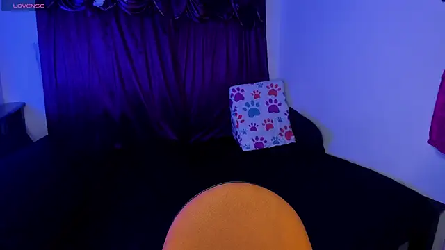 Shairaclark  online show from 04.15.26