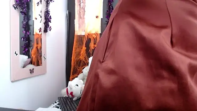 camilavargas  online show from 10.18.25