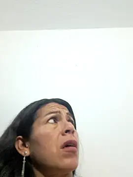 camilavargas  online show from 12.17.25