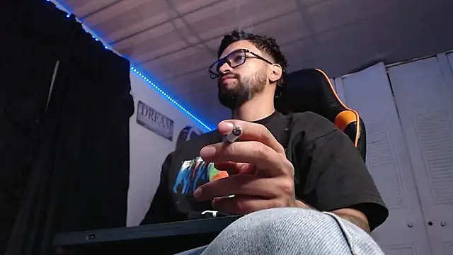 Snapshot of Chrys_harris77 chatting on 10.14.25 Chrys harris77 online show from 10.14.25