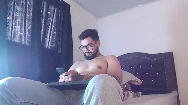 Snapshot of Chrys_harris77 chatting on 04.10.26 Chrys harris77 online show from 04.10.26