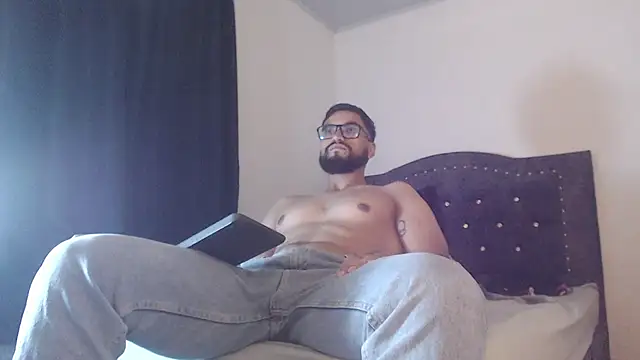 Snapshot of Chrys_harris77 chatting on 04.14.26 Chrys harris77 online show from 04.14.26