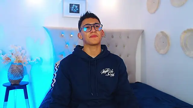 SalvadorFit online show from 09.17.25