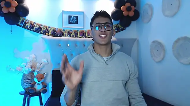 SalvadorFit online show from 10.14.25