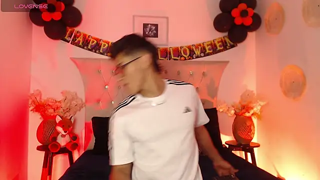 SalvadorFit online show from 10.24.25