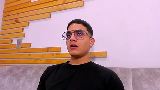 Snapshot of axel_vega chatting on 10.03.25 axel vega online show from 10.03.25