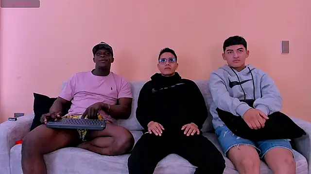 Snapshot of axel_vega chatting on 11.29.25 axel vega online show from 11.29.25