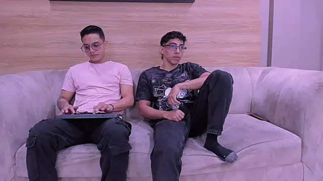 Snapshot of axel_vega chatting on 02.04.26 axel vega online show from 02.04.26