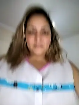 Lunita86 online show from 12.19.25