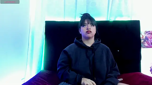 Snapshot of queen_salomme chatting on 10.01.25 queen salomme online show from 10.01.25