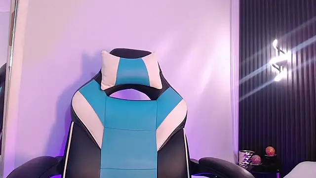 Scarleett Moon online show from 11.17.25