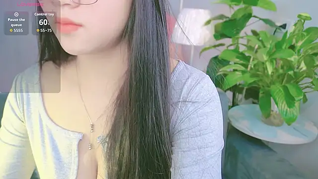 Snapshot of Cherry-26 chatting on 10.02.25 Cherry-26 online show from 10.02.25