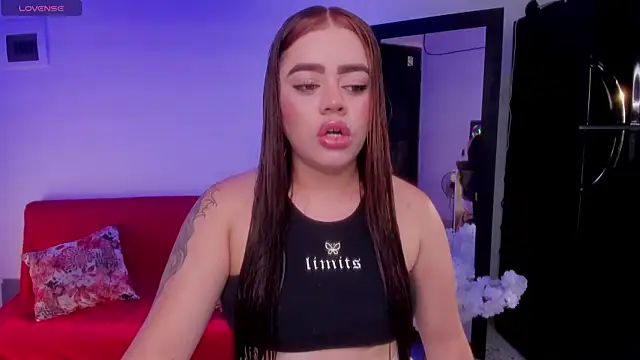 Snapshot of isabella_arias2 chatting on 10.07.25 isabella arias2 online show from 10.07.25